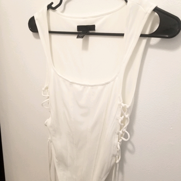 BRAND NEW (NWOT) h:ours Bee Bodysuit in Ivory - Picture 6 of 13